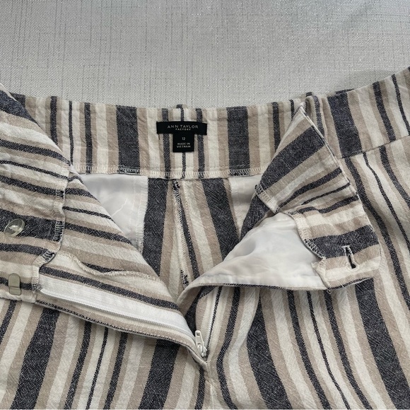 Ann Taylor linen blend striped shorts. Size 12 - Picture 4 of 8